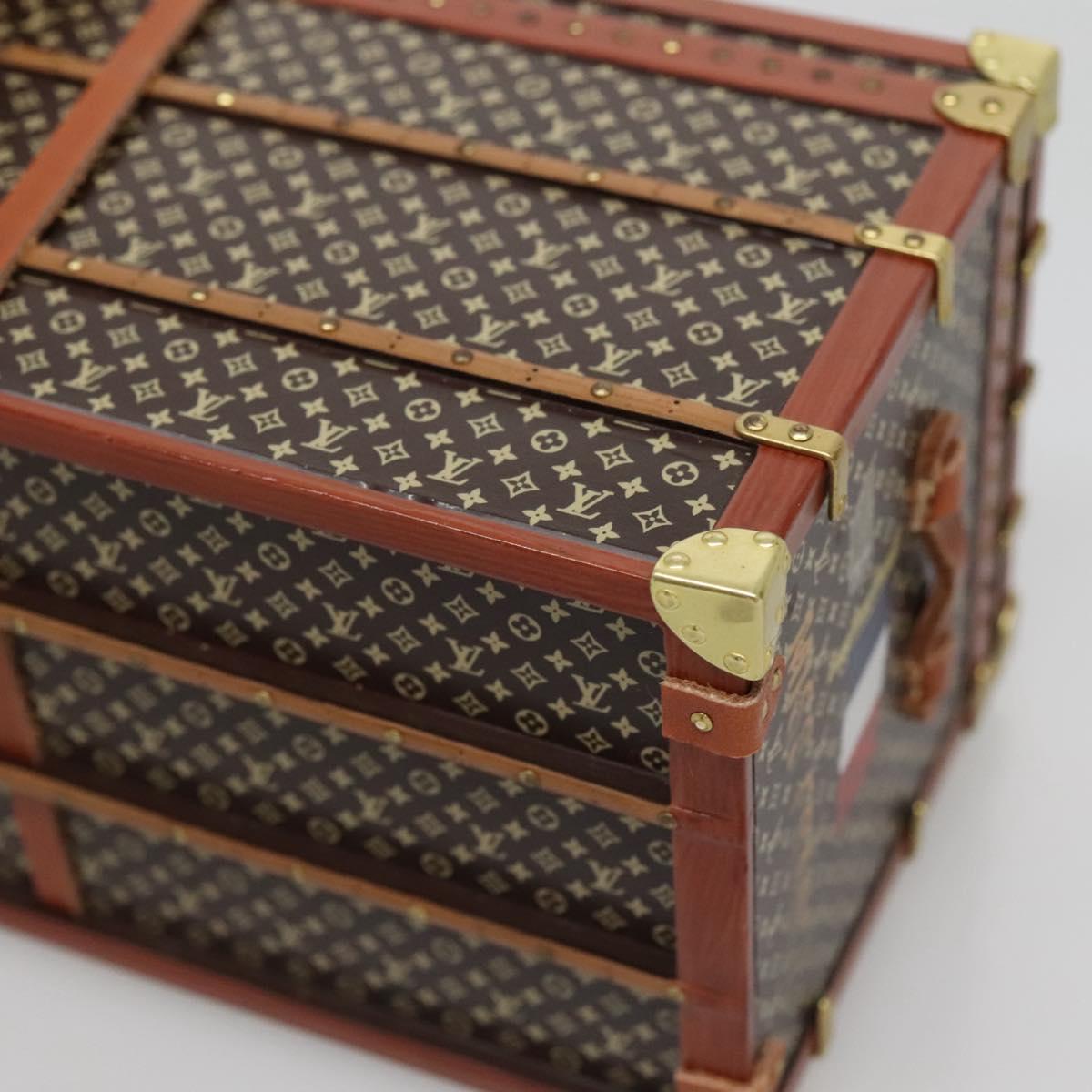 LOUIS VUITTON Miss France Paper Weight Brown M99408 LV Auth 142386