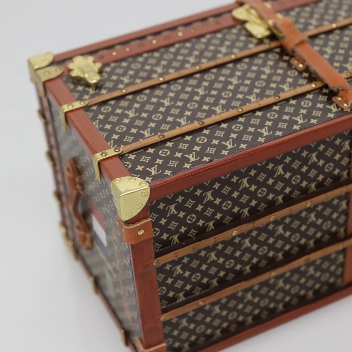 LOUIS VUITTON Miss France Paper Weight Brown M99408 LV Auth 142386