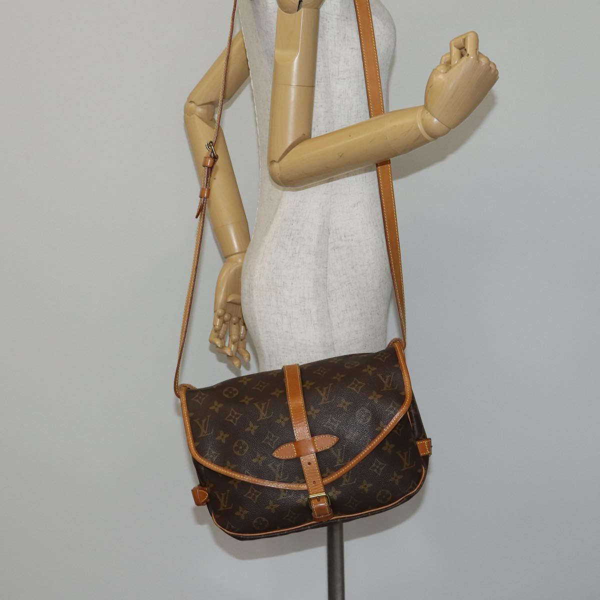 LOUIS VUITTON Monogram Saumur 30 Shoulder Bag M42256 LV Auth 142506