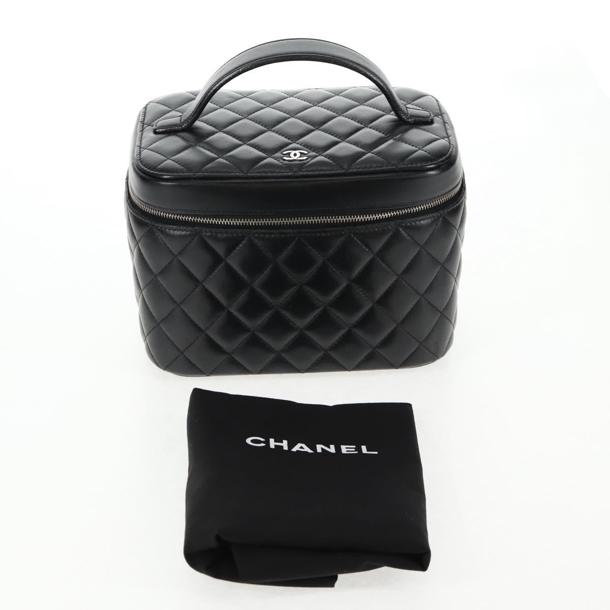 CHANEL Matelasse Vanity Pouch Lamb Skin Black Silver CC Auth 142565M