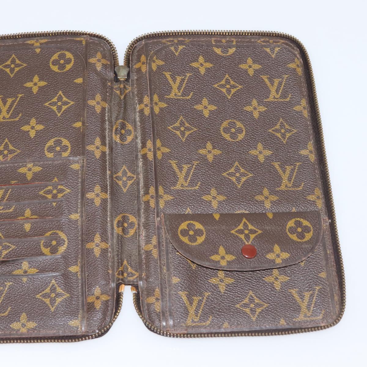 LOUIS VUITTON Monogram Poche Escapade Travel Case M60113 LV Auth 143079