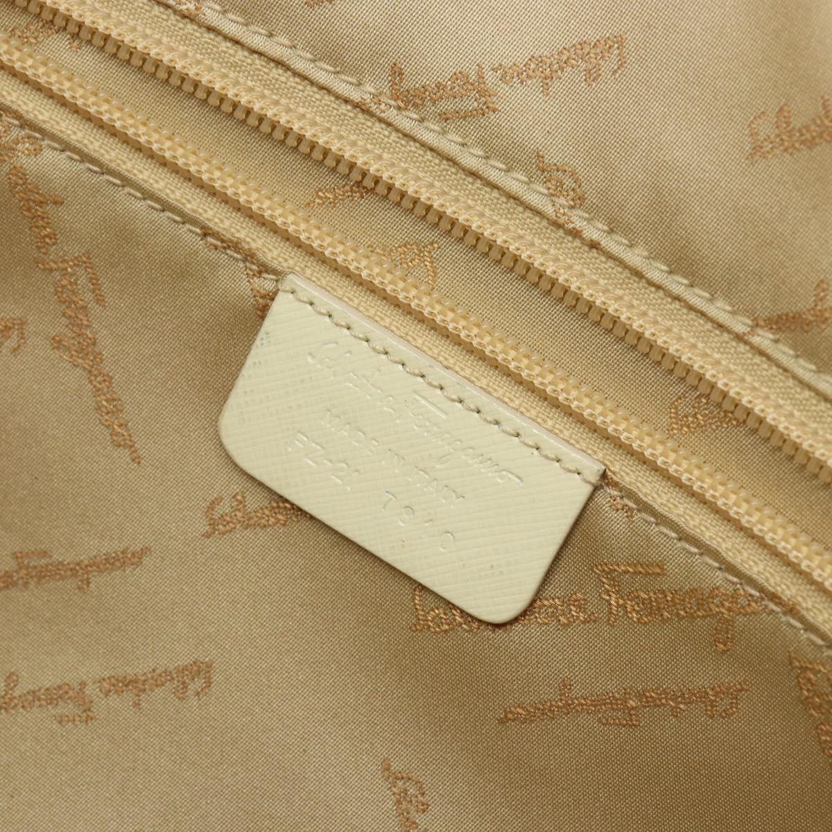 Salvatore Ferragamo Gancini Hand Bag Leather White Silver Auth 143127
