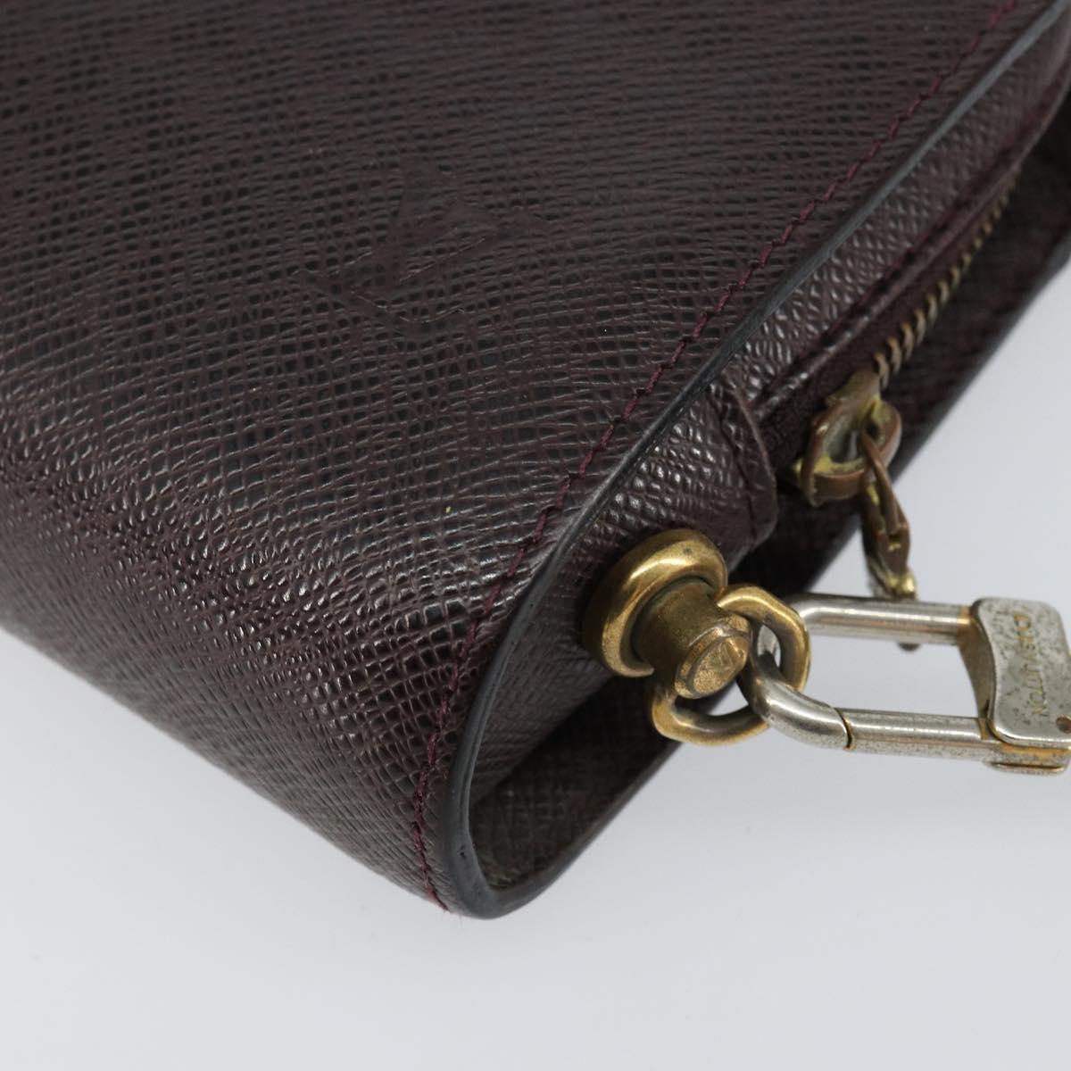 LOUIS VUITTON Taiga Baikal Clutch Bag Acajou M30186 LV Auth 143227