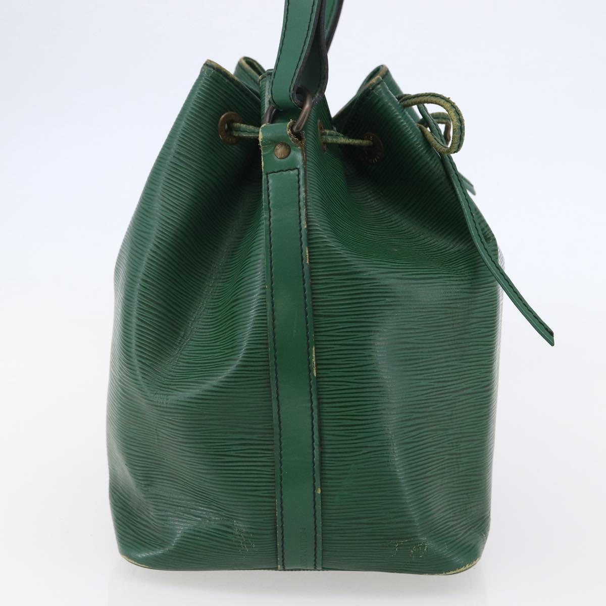 LOUIS VUITTON Epi Petit Noe Shoulder Bag Green M44104 LV Auth 144617