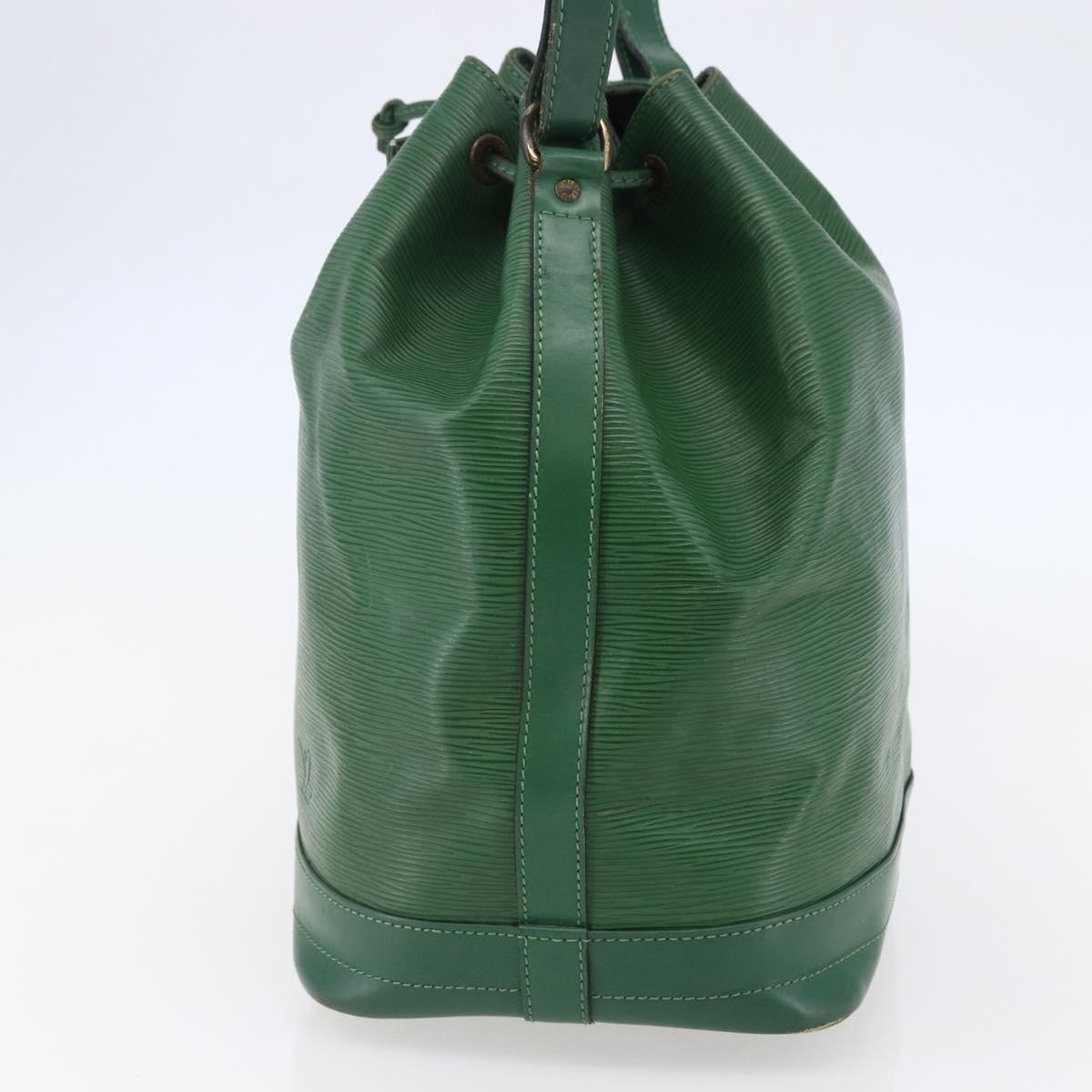 LOUIS VUITTON Epi Noe Shoulder Bag Green M44004 LV Auth 145661