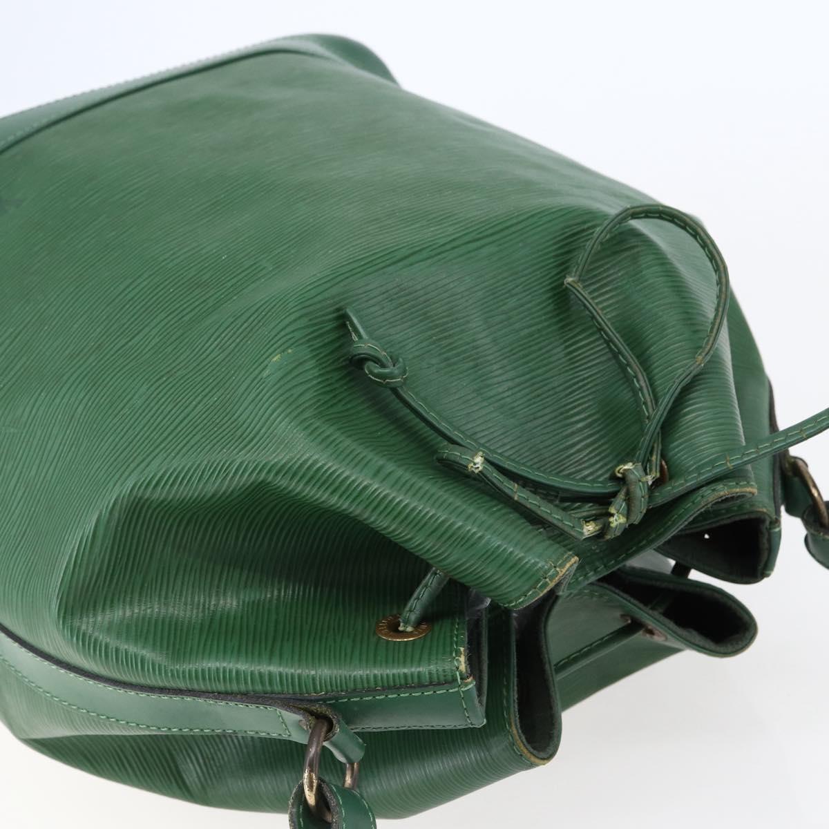 LOUIS VUITTON Epi Noe Shoulder Bag Green M44004 LV Auth 145661