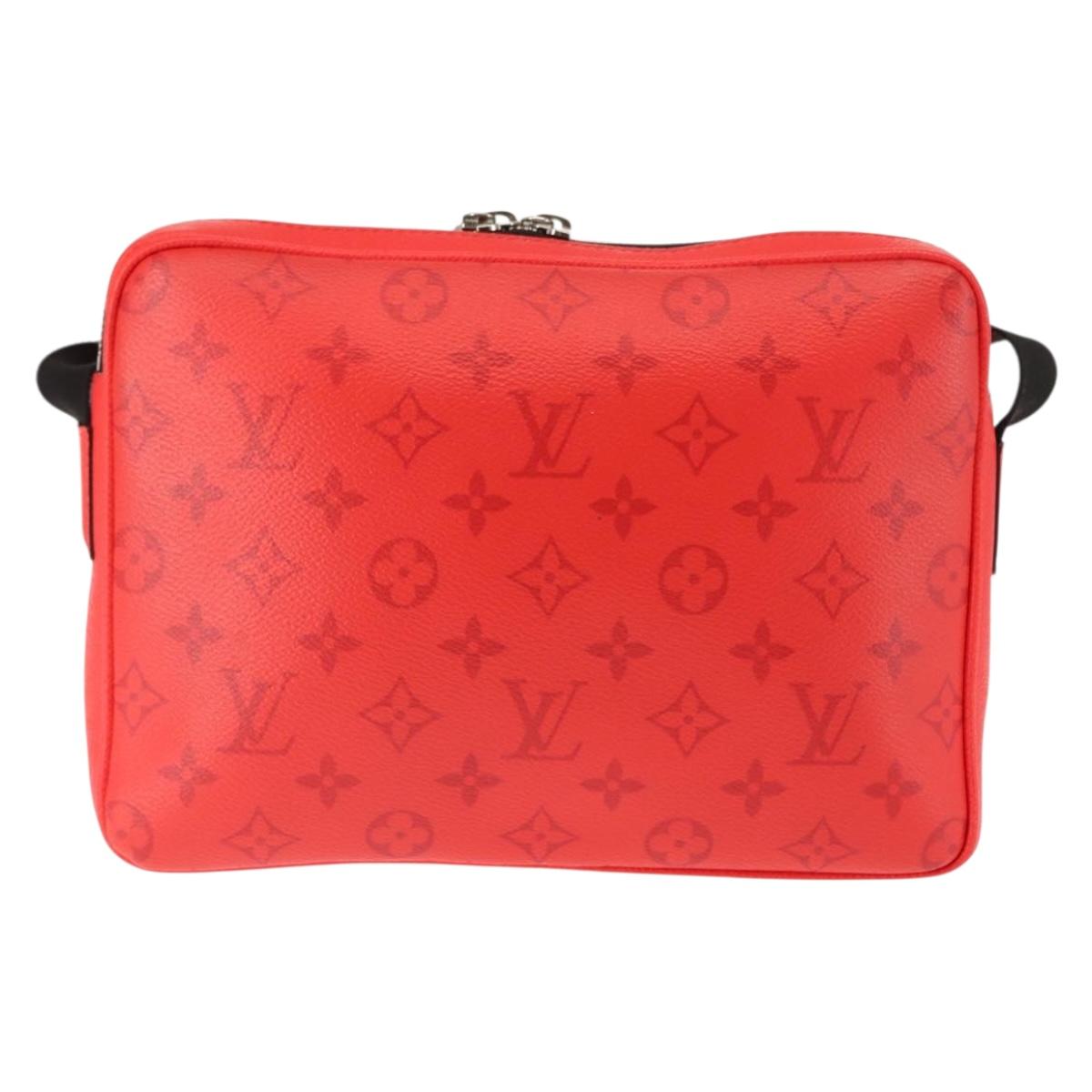 LOUIS VUITTON Taigalama Outdoor Messenger PM Bag Rouge M30821 LV Auth 145805