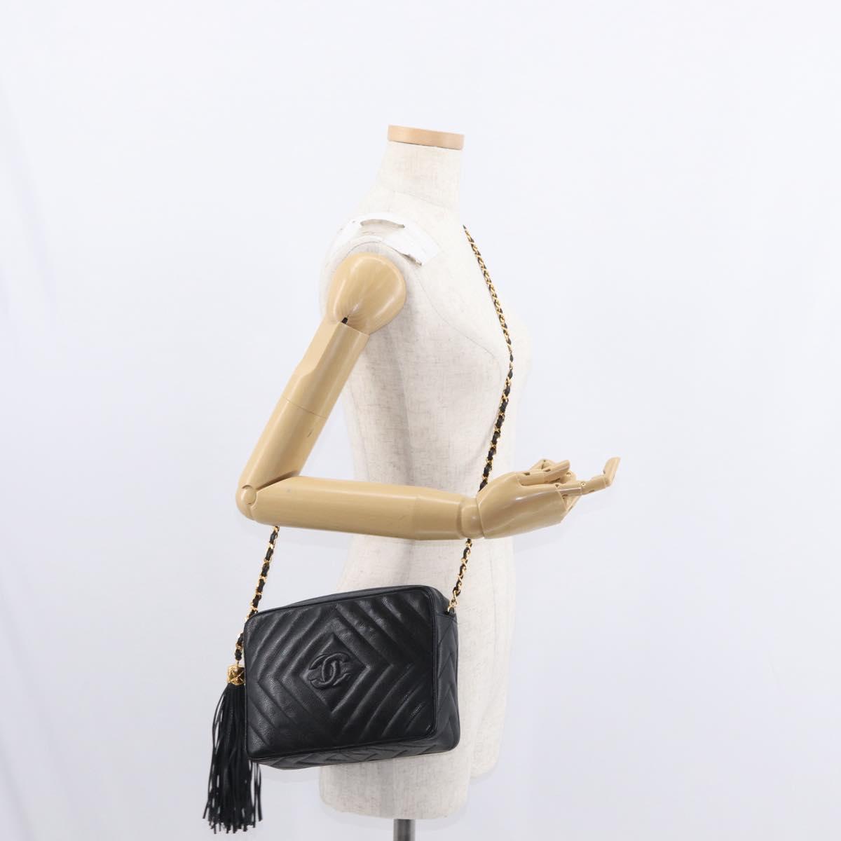 CHANEL Chain V Stitch Shoulder Bag Caviar Skin Black Gold CC Auth 146083AV