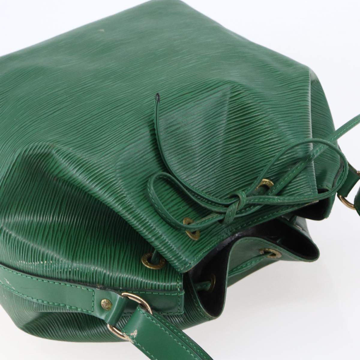 LOUIS VUITTON Epi Petit Noe Shoulder Bag Green M44104 LV Auth 147274