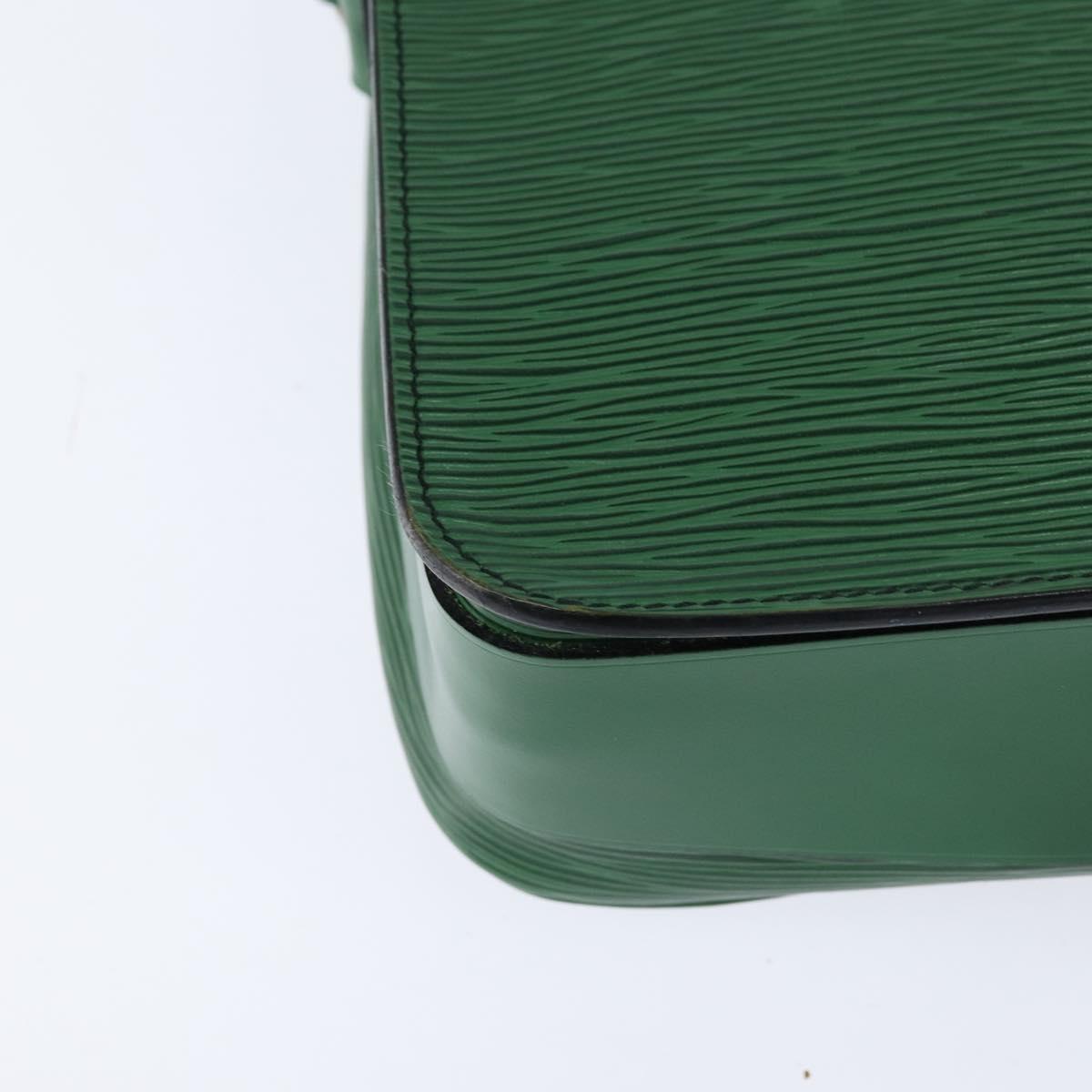 LOUIS VUITTON Epi Cartouchiere MM Shoulder Bag Green M52244 LV Auth 147850