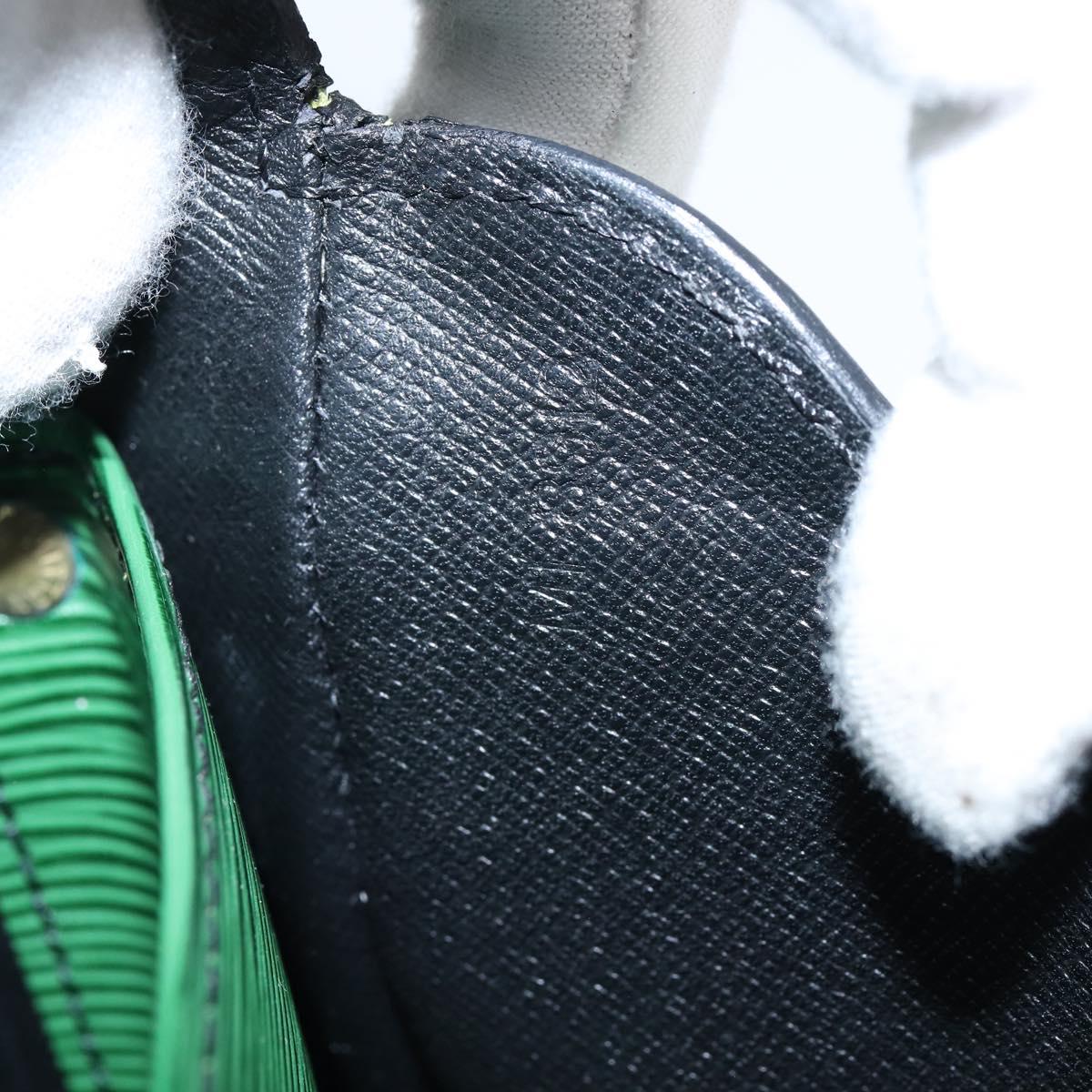 LOUIS VUITTON Epi Cartouchiere MM Shoulder Bag Green M52244 LV Auth 147850