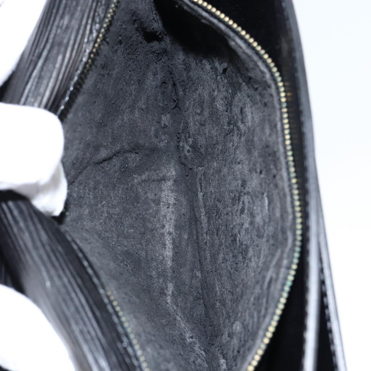LOUIS VUITTON Epi Serie Dragonne Clutch Bag Black Noir M52612 LV Auth 149598