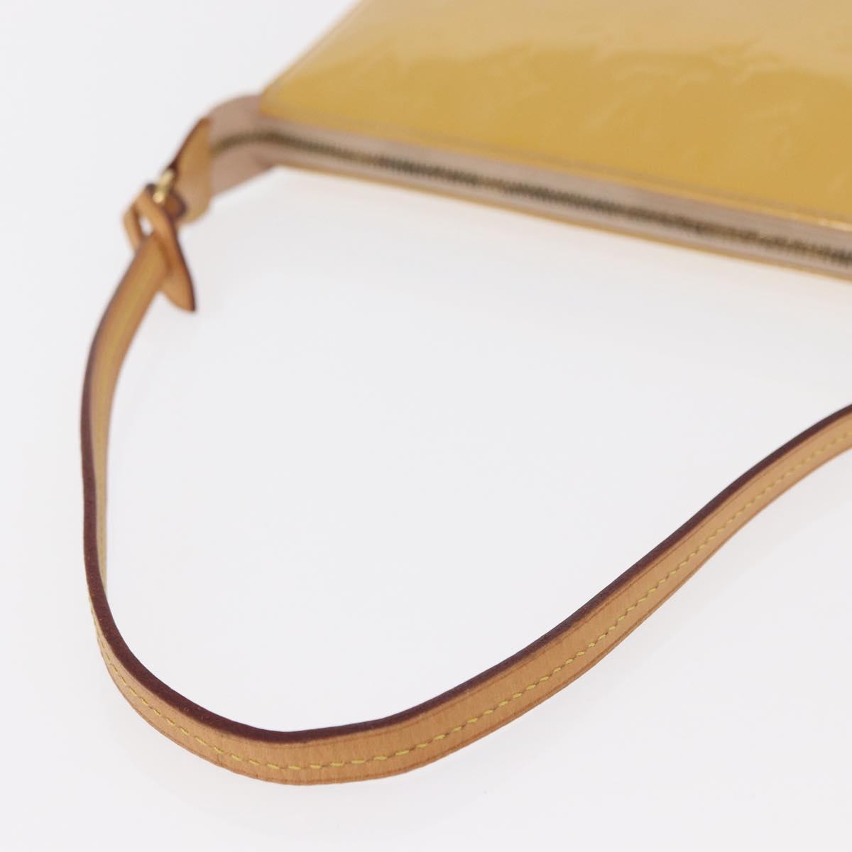 LOUIS VUITTON Vernis Pochette Accessoires Rose Angelique M90072 LV Auth 151201V