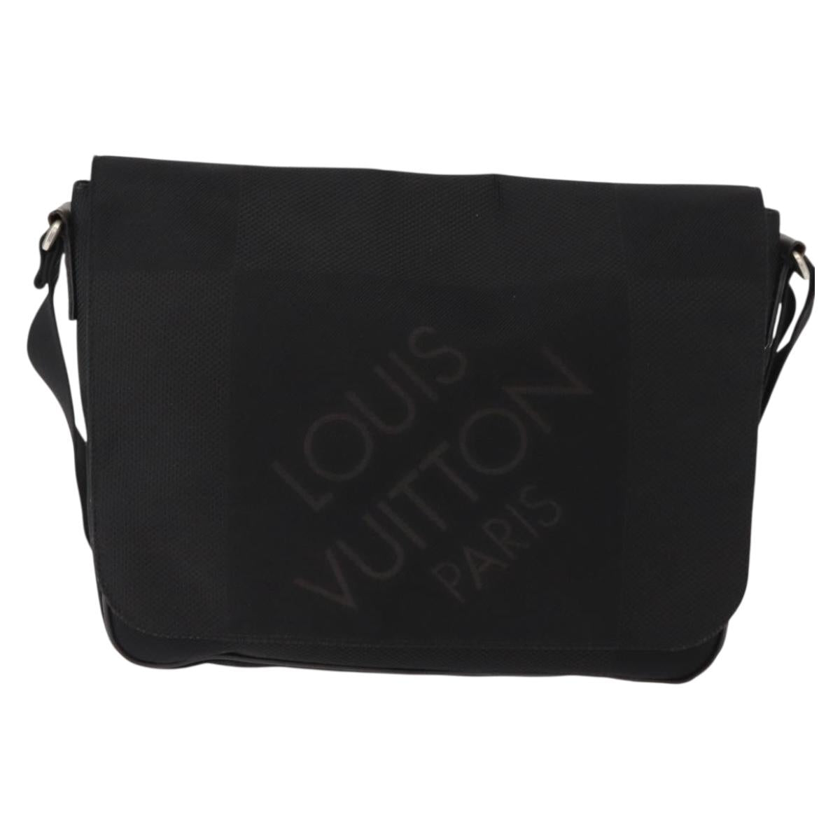 LOUIS VUITTON Damier Geant Petite Message Shoulder Bag Black M93618 Auth 152117