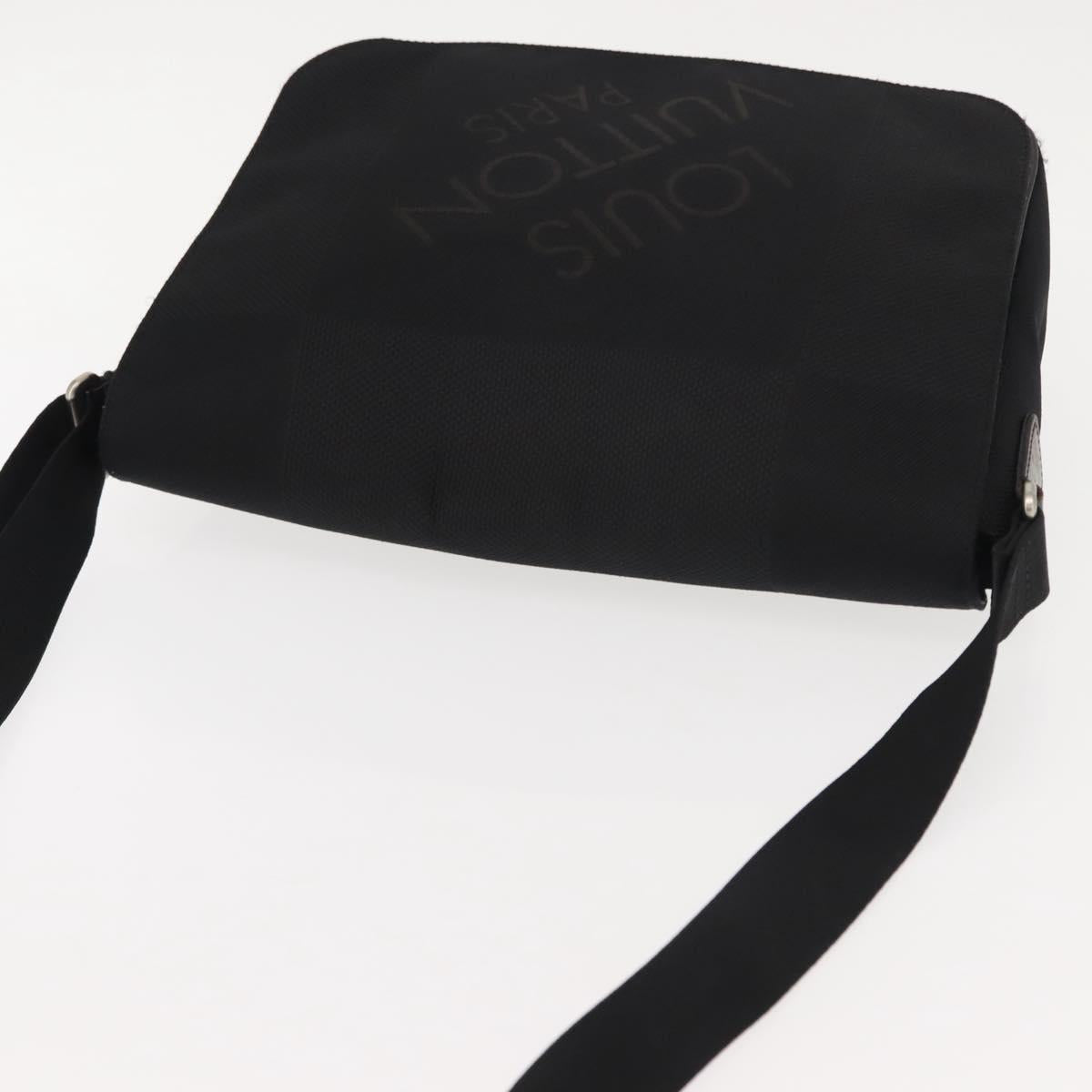 LOUIS VUITTON Damier Geant Petite Message Shoulder Bag Black M93618 Auth 152117