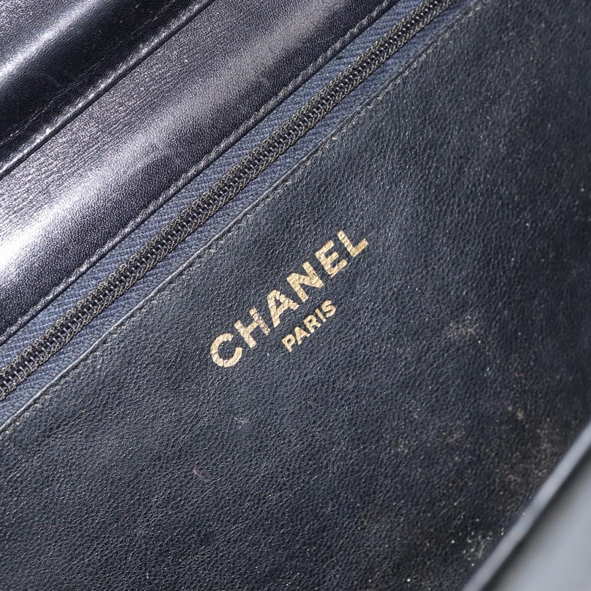 CHANEL Chain Shoulder Bag Patent leather Black Gold CC Auth 152693