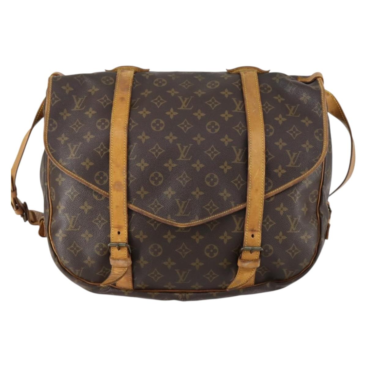 LOUIS VUITTON Monogram Saumur 43 Shoulder Bag M42252 LV Auth 153305