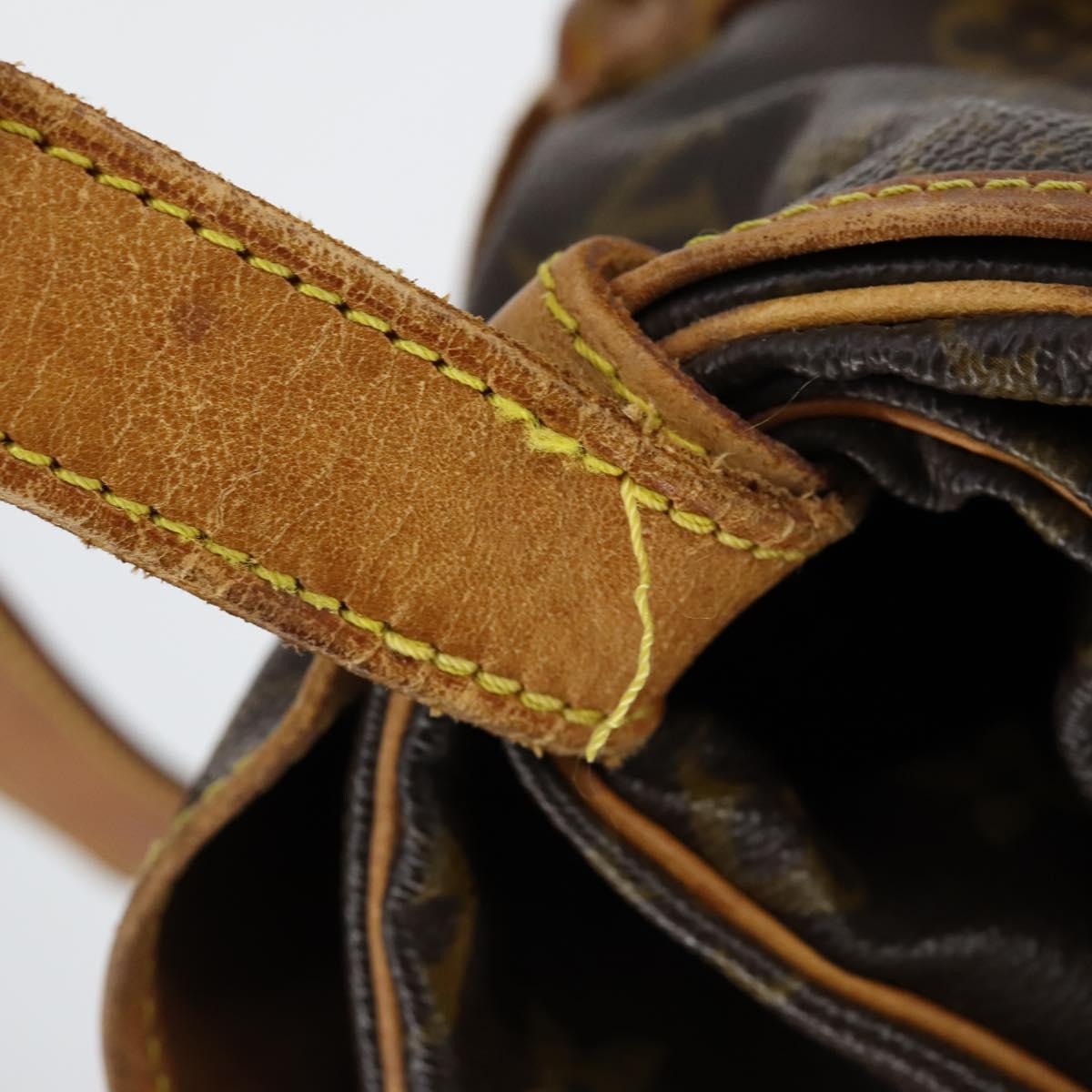 LOUIS VUITTON Monogram Saumur 43 Shoulder Bag M42252 LV Auth 153305