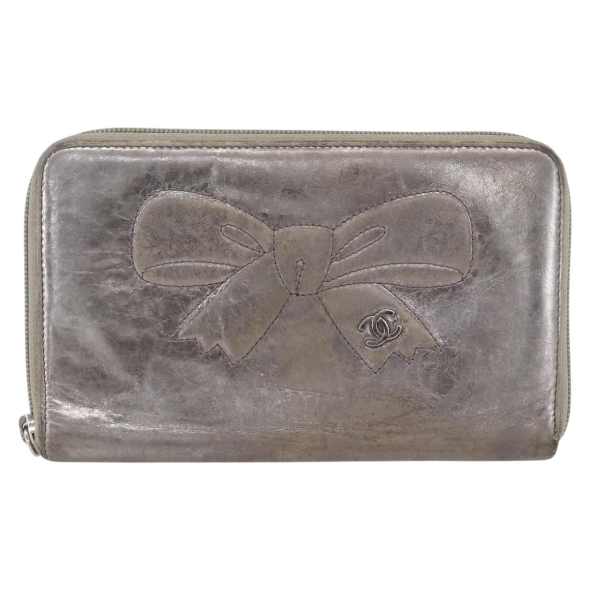 CHANEL Long Wallet Leather Silver CC Auth 153323