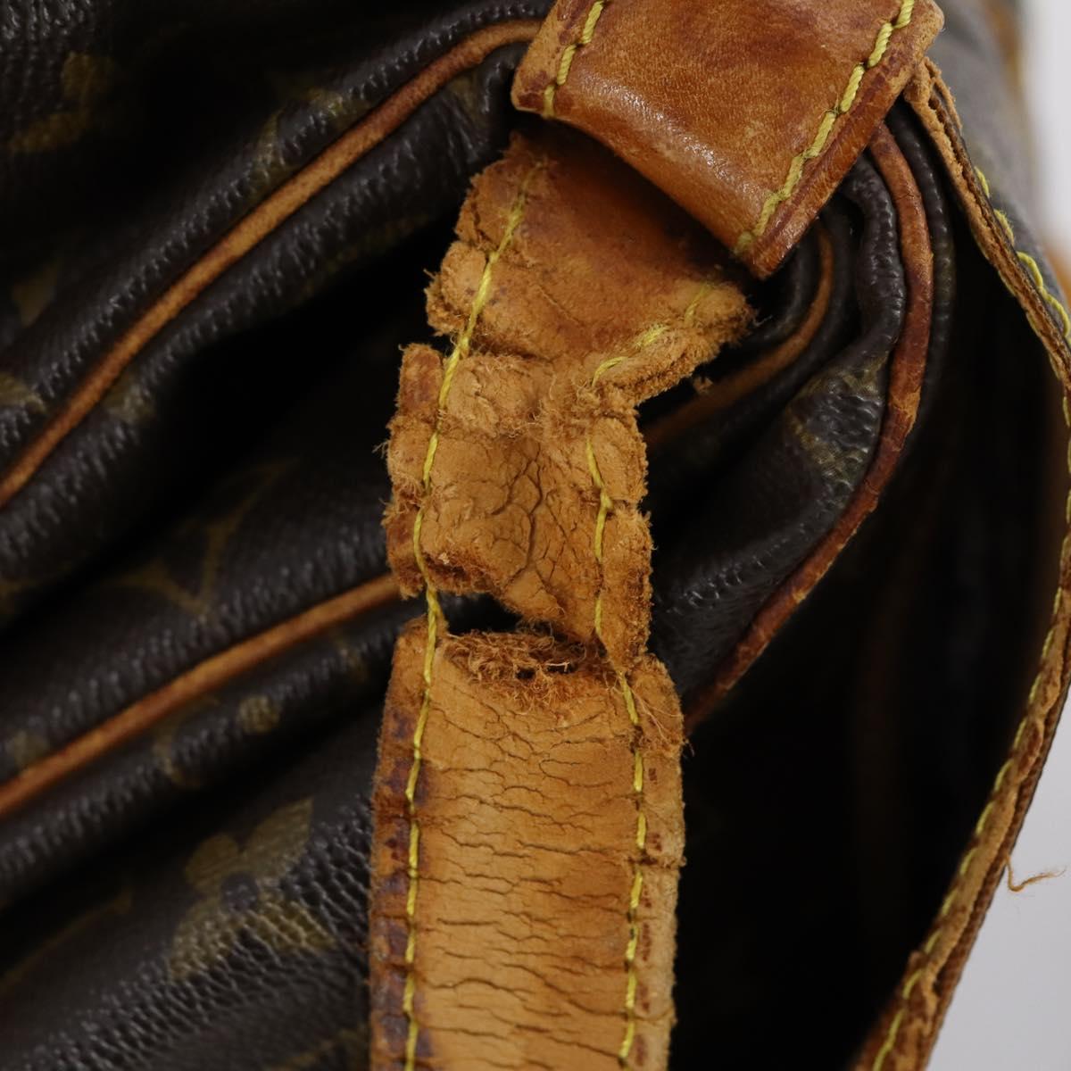 LOUIS VUITTON Monogram Saumur 30 Shoulder Bag M42256 LV Auth 153435