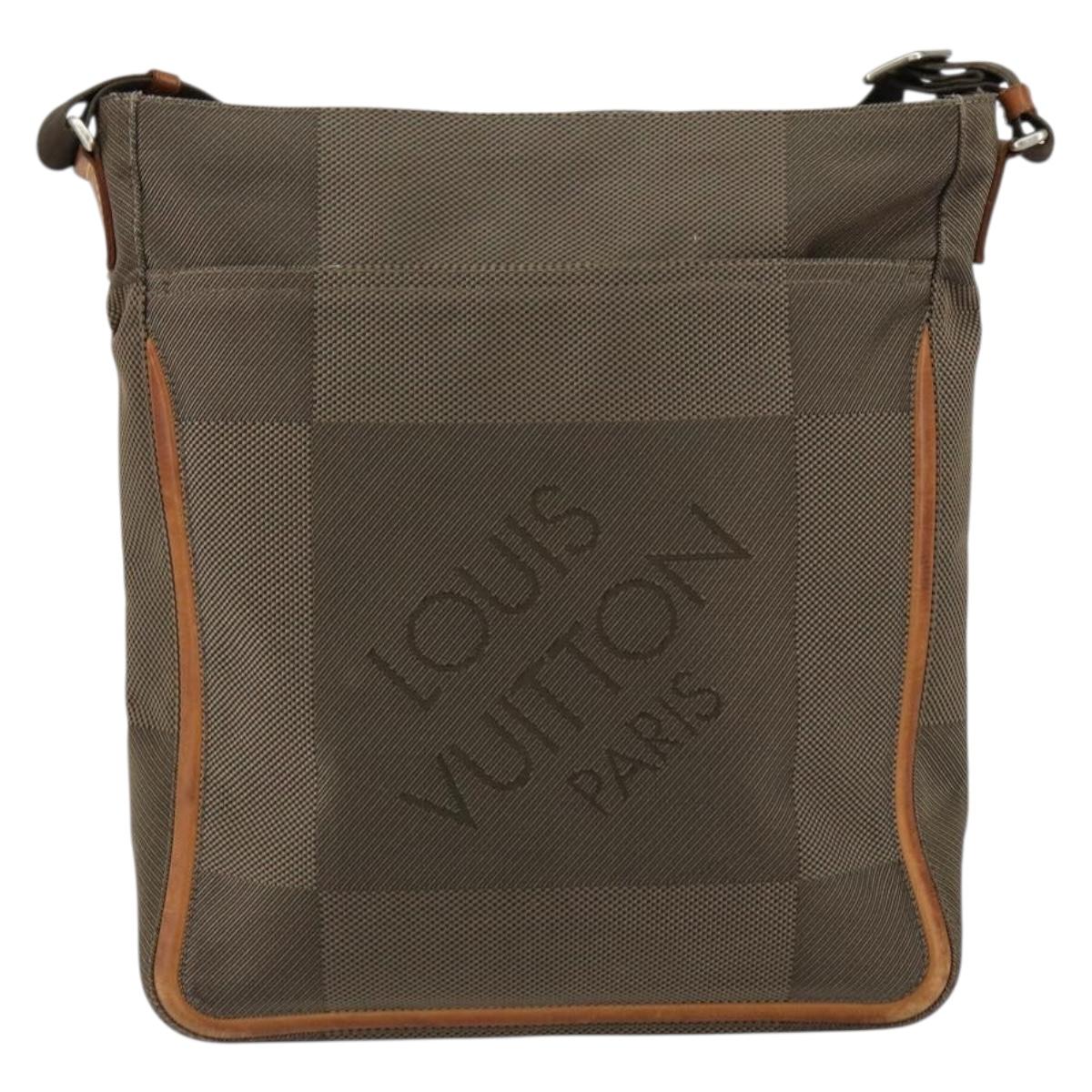 LOUIS VUITTON Damier Geant Compignon Messenger bag Khaki M93045 LV Auth 153513