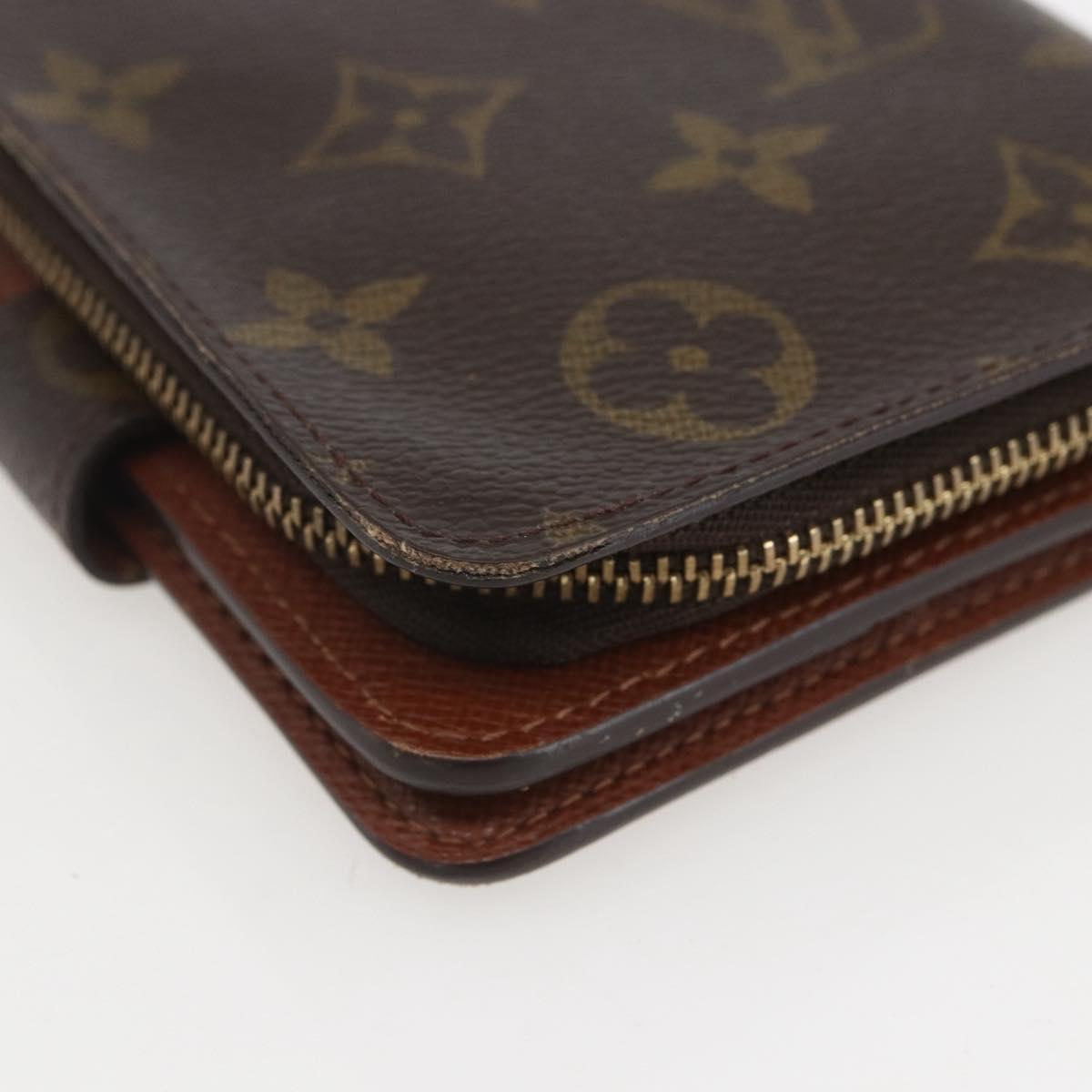 LOUIS VUITTON Monogram Compact zip Wallet M61667 LV Auth 153671