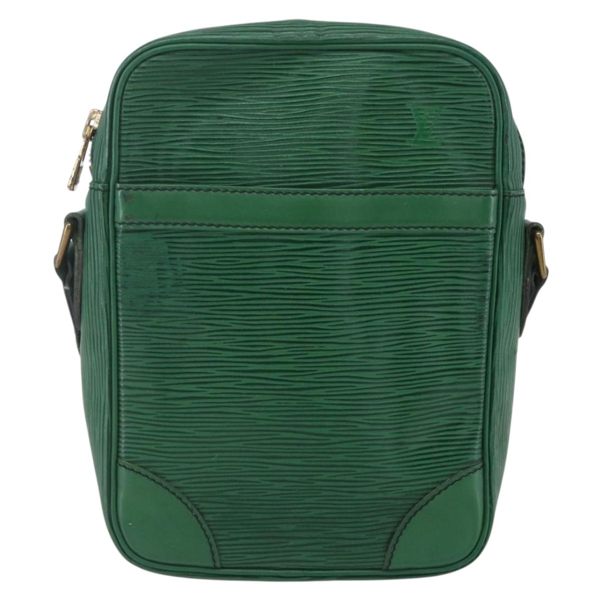 LOUIS VUITTON Epi Danube Shoulder Bag Green M45634 LV Auth 153891