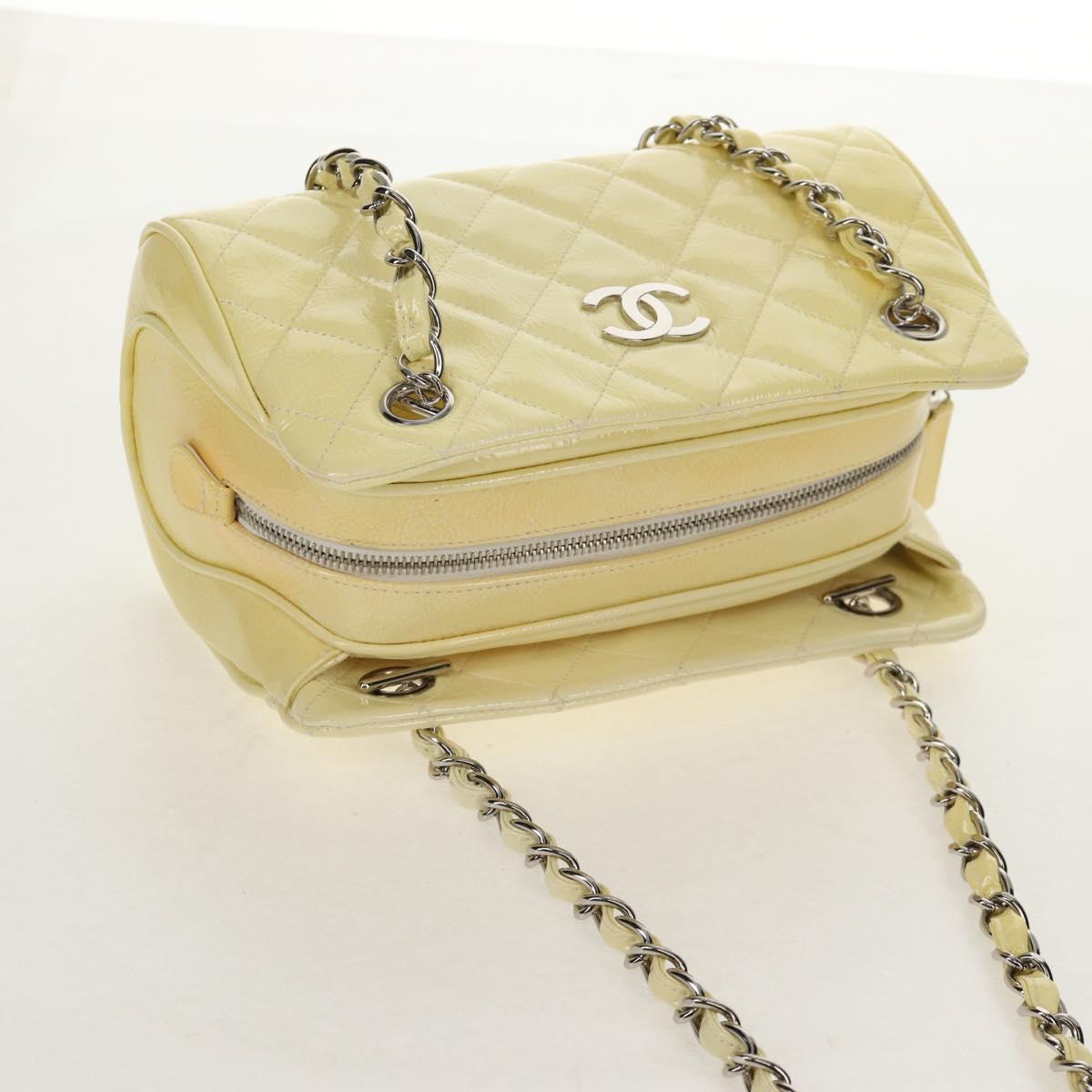 CHANEL Matelasse Chain Shoulder Bag Patent leather Yellow Silver CC Auth 154112V