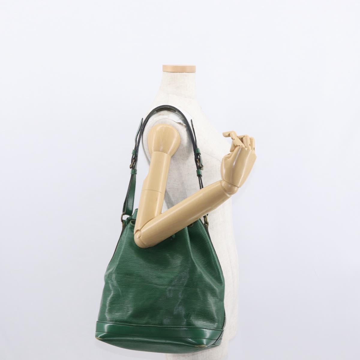 LOUIS VUITTON Epi Noe Shoulder Bag Green M44004 LV Auth 154171