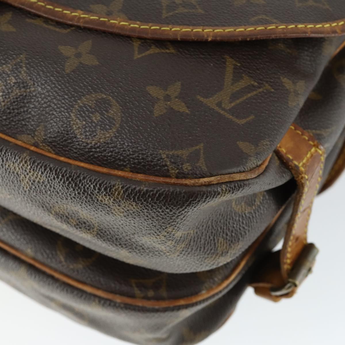 LOUIS VUITTON Monogram Saumur 30 Shoulder Bag M42256 LV Auth 154252