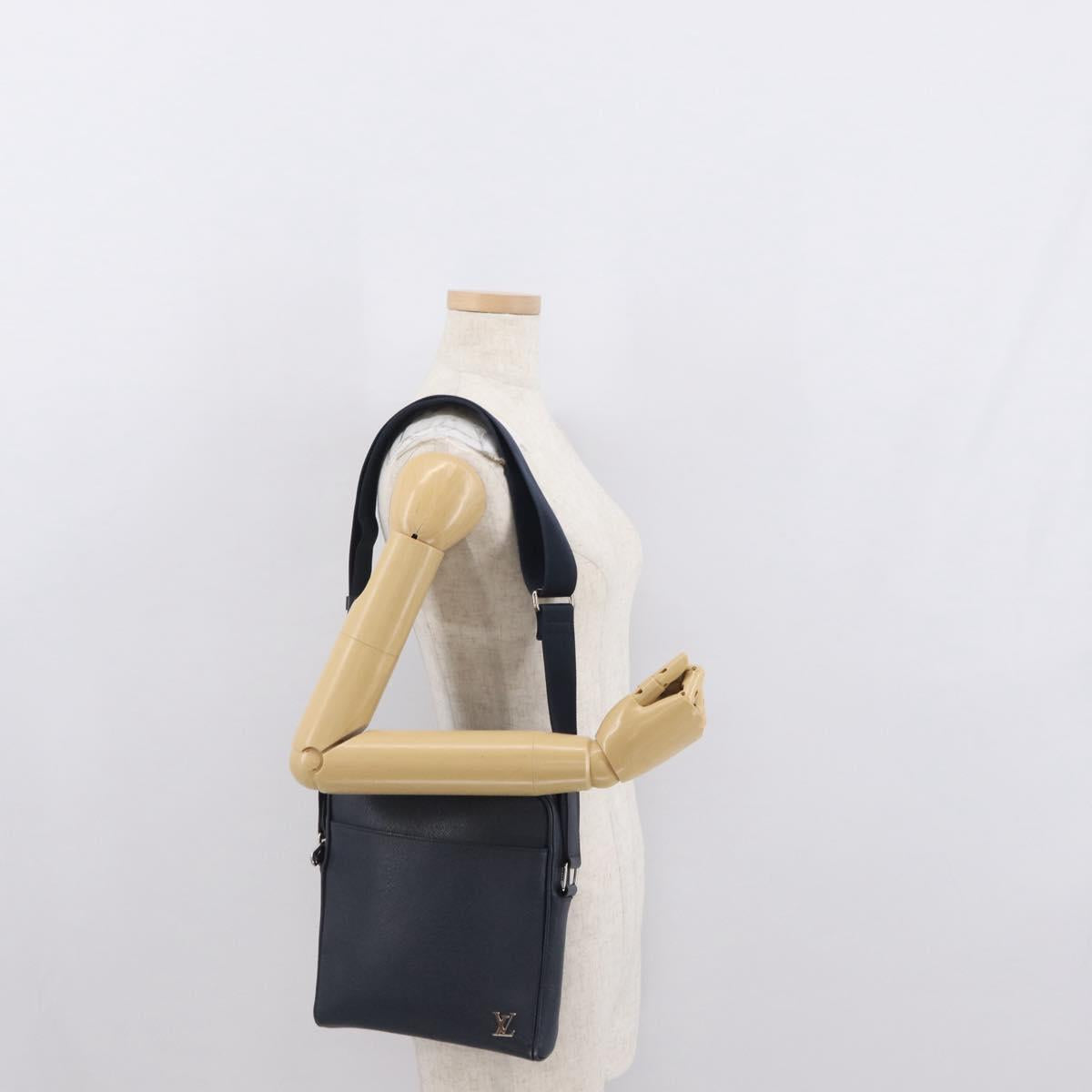 LOUIS VUITTON Taiga Messenger PPM Messenger bag Blue Marine M30321 Auth 154263