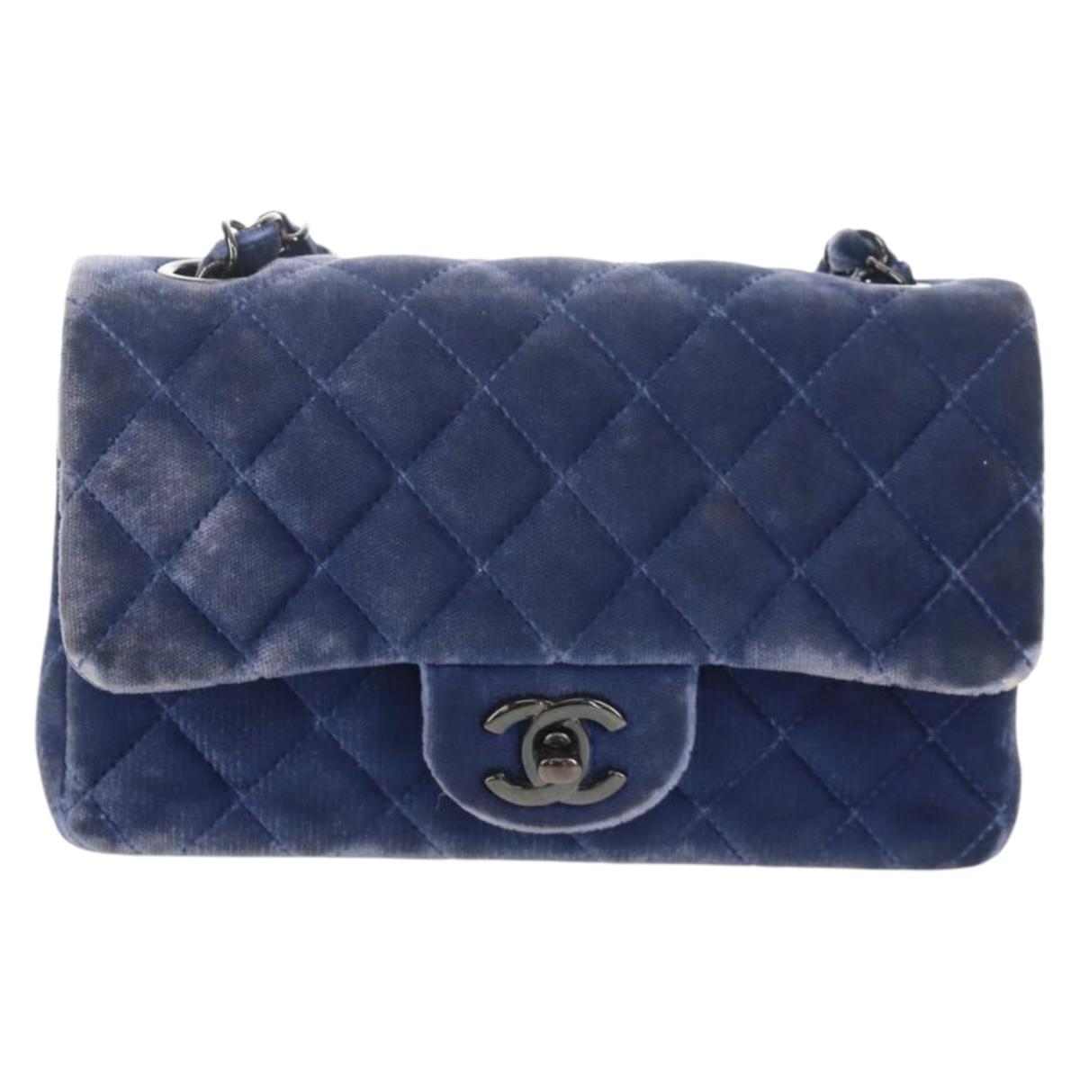 CHANEL Matelasse 20 Chain Shoulder Bag Velor Navy CC Auth 154631V