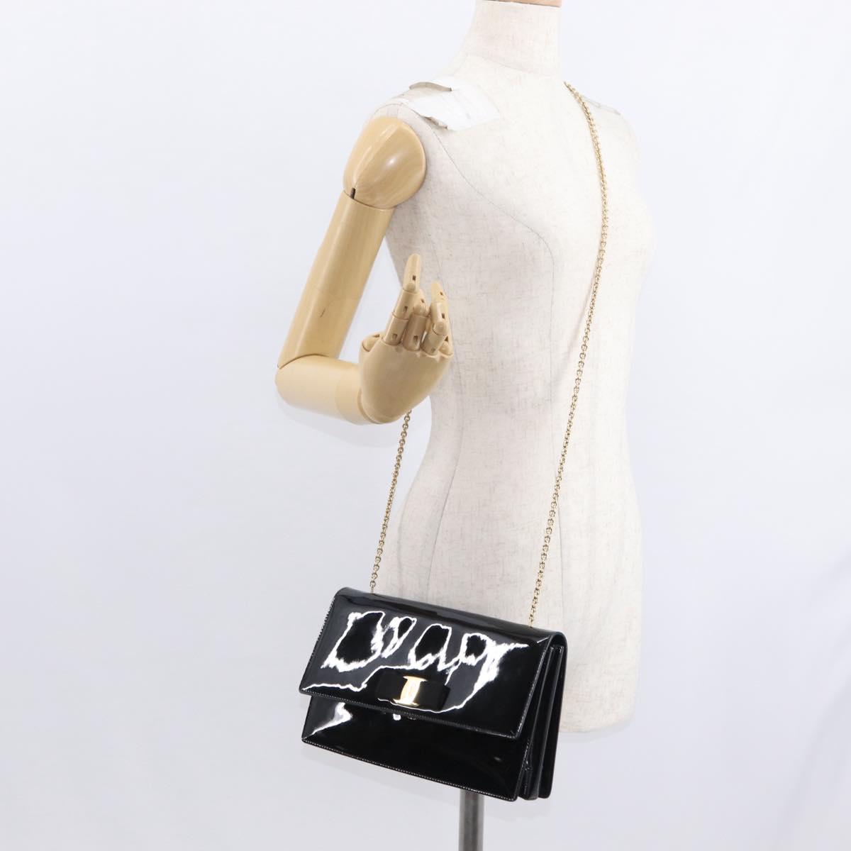 Salvatore Ferragamo Vala Chain Shoulder Bag Enamel Black Gold Auth 154685