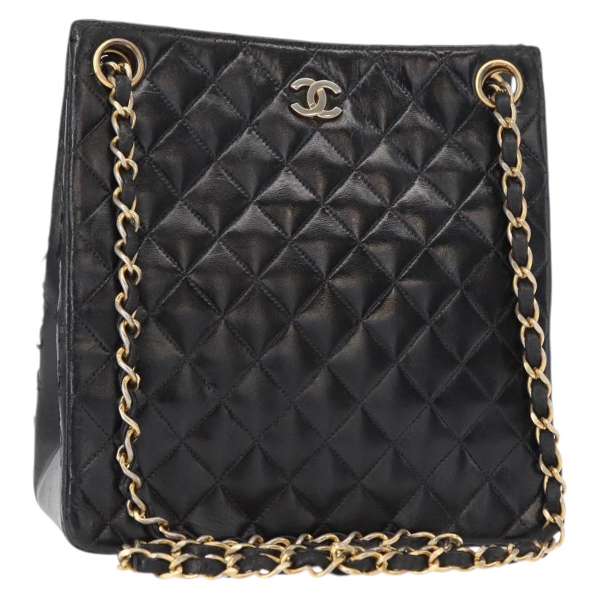 CHANEL Matelasse Chain Shoulder Bag Patent leather Black Gold CC Auth 154765