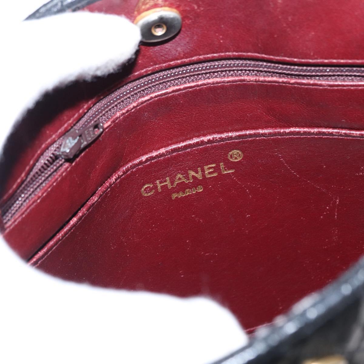 CHANEL Matelasse Chain Shoulder Bag Patent leather Black Gold CC Auth 154765