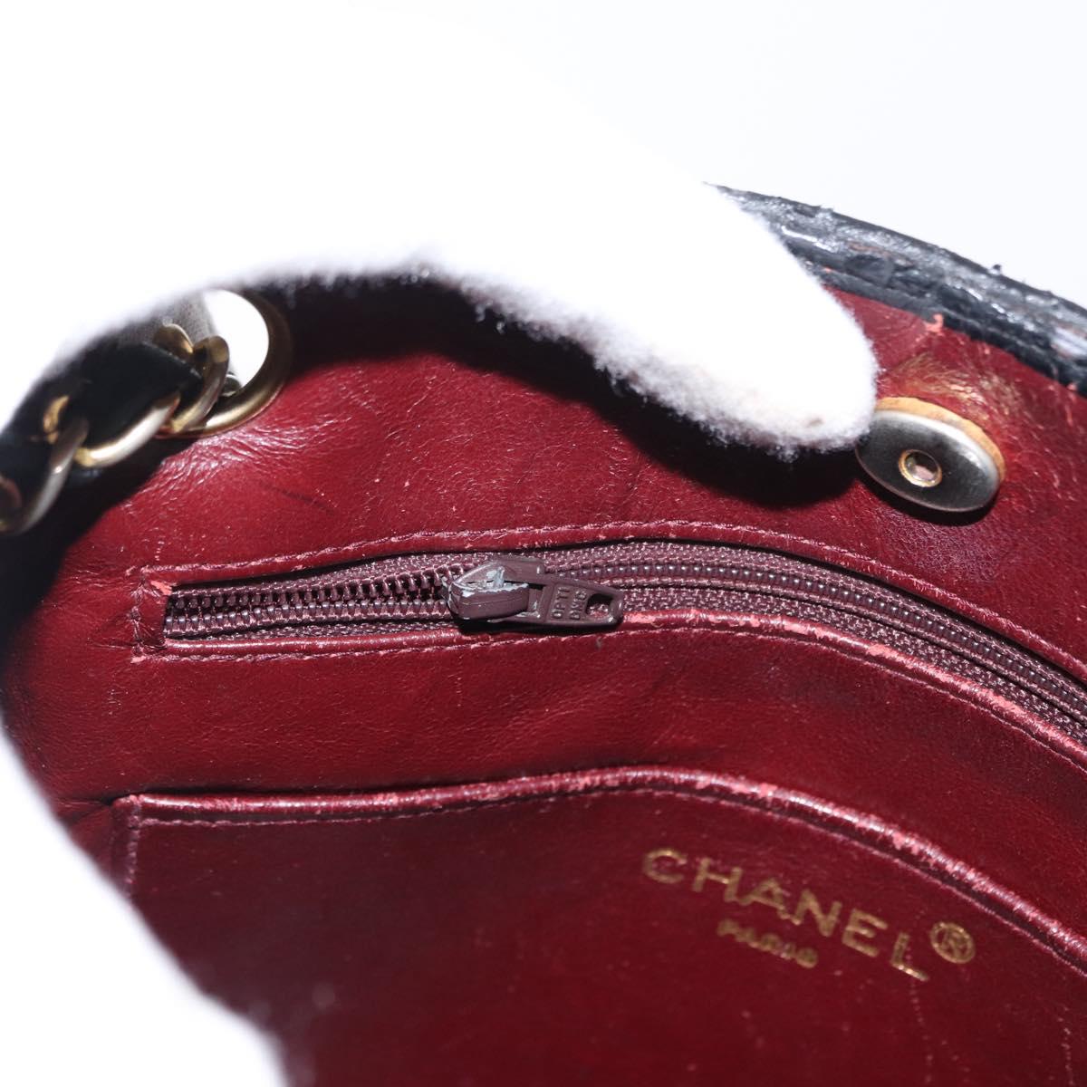 CHANEL Matelasse Chain Shoulder Bag Patent leather Black Gold CC Auth 154765