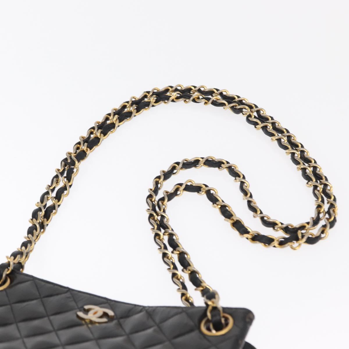 CHANEL Matelasse Chain Shoulder Bag Patent leather Black Gold CC Auth 154765