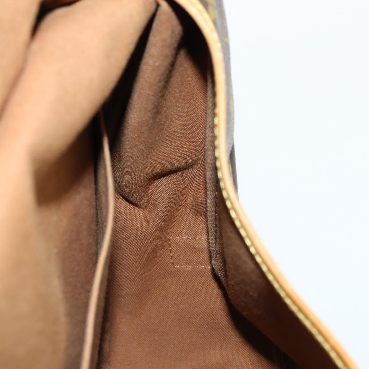 LOUIS VUITTON Monogram Saumur 43 Shoulder Bag M42252 LV Auth 155153