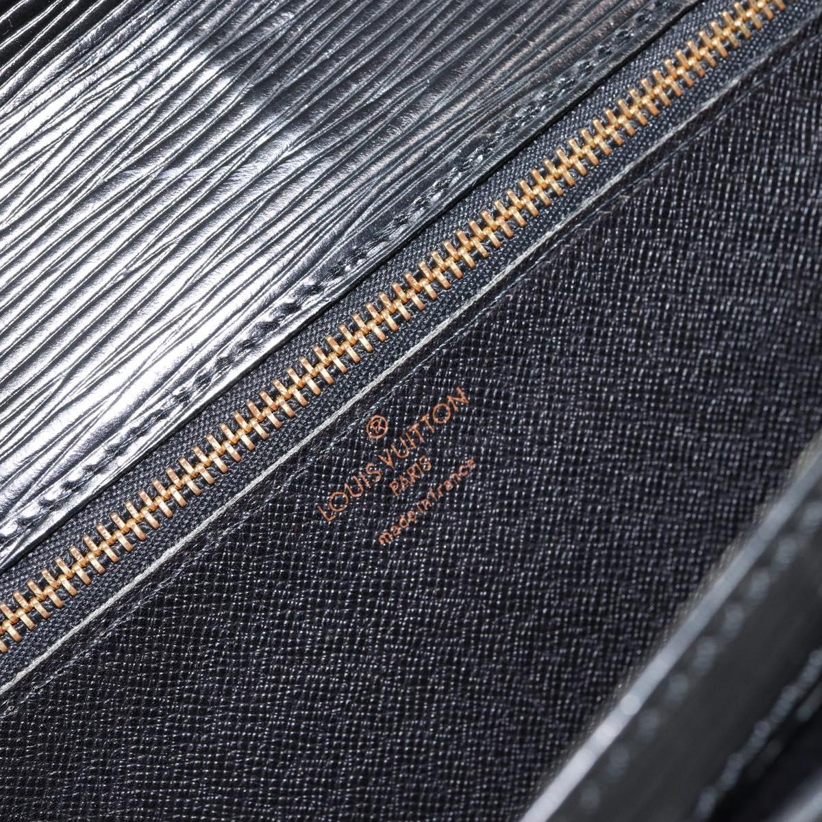 LOUIS VUITTON Epi Serie Dragonne Clutch Bag Black Noir M52612 LV Auth 155183