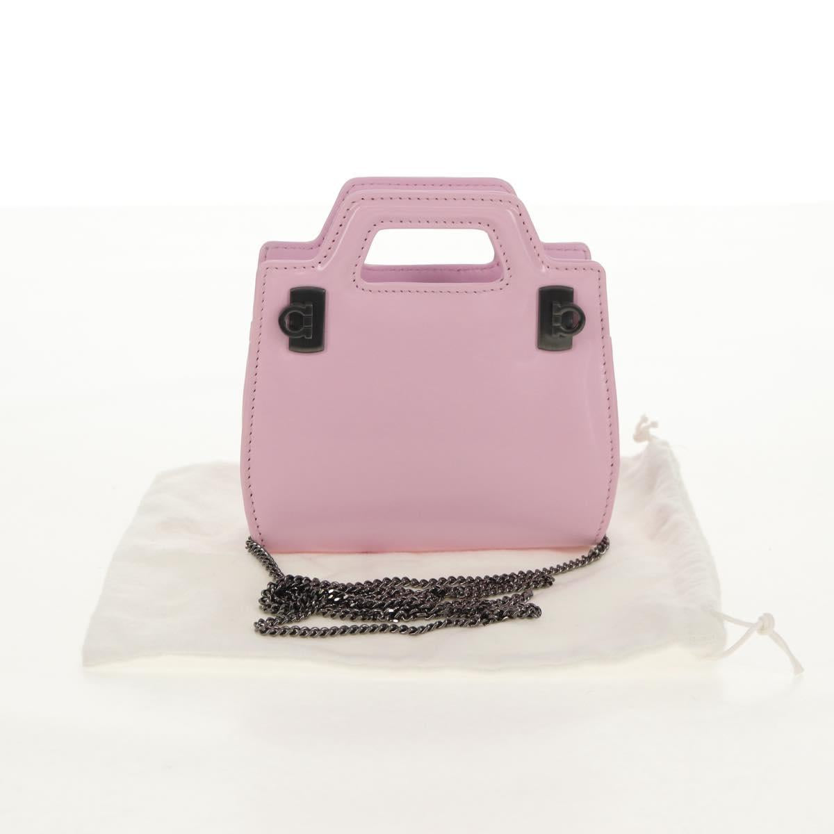 Salvatore Ferragamo Chain Gancini Shoulder Pouch Enamel 2way Pink Auth 156294V