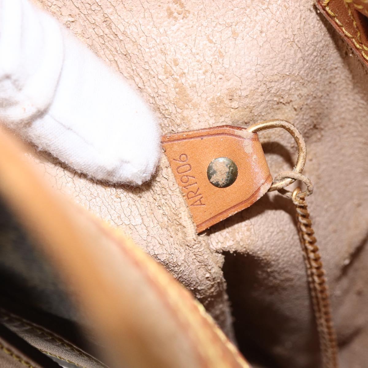 LOUIS VUITTON Monogram Bucket GM Shoulder Bag M42236 LV Auth 157034