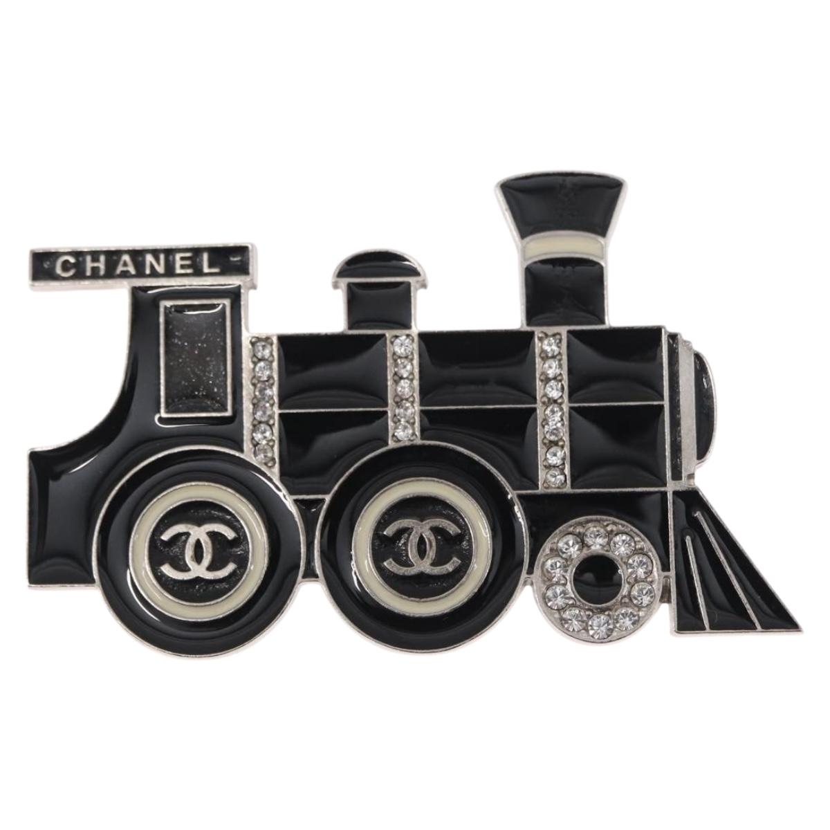 CHANEL Brooch metal Silver CC Auth 157988SM