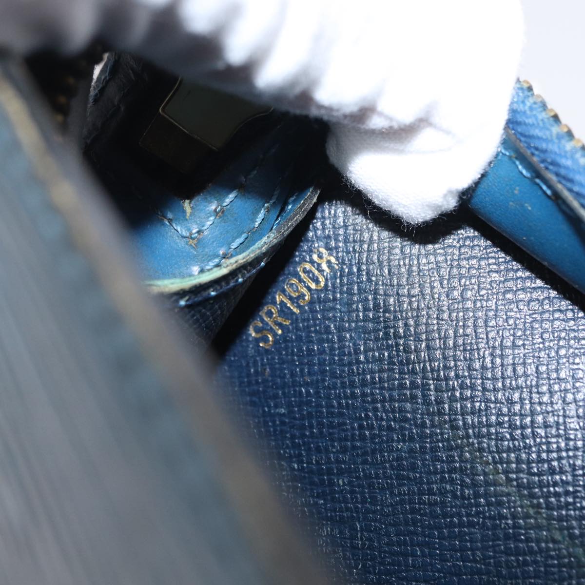 LOUIS VUITTON Epi Pochette Homme Clutch Bag Blue M52522 LV Auth 158167