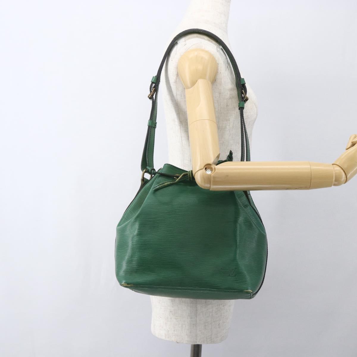 LOUIS VUITTON Epi Petit Noe Shoulder Bag Green M44104 LV Auth 159386