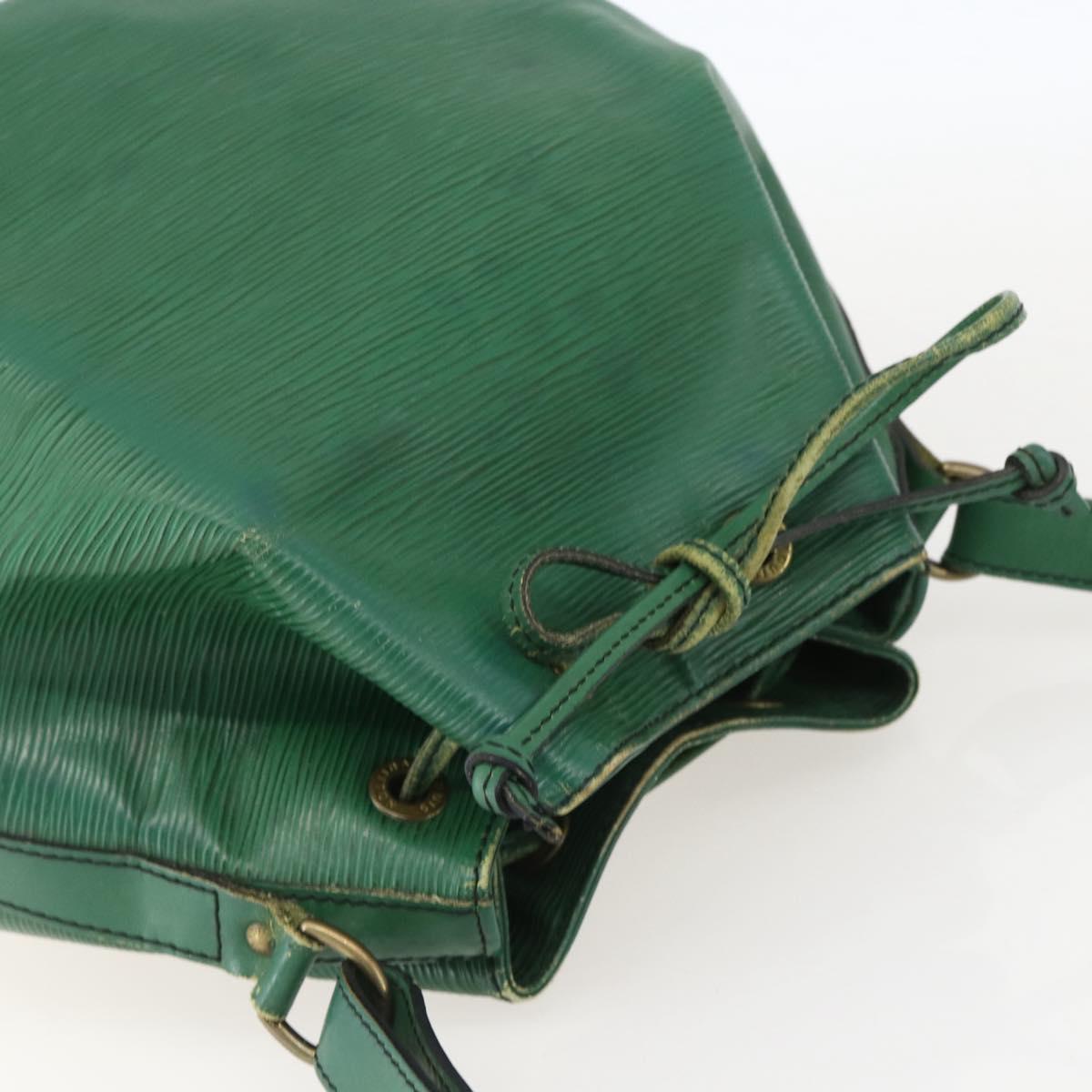 LOUIS VUITTON Epi Petit Noe Shoulder Bag Green M44104 LV Auth 159386