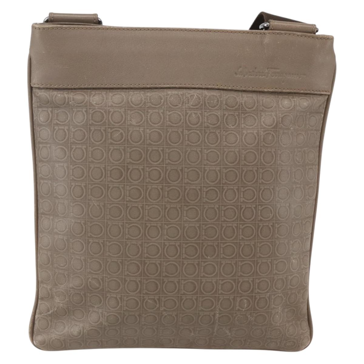 Salvatore Ferragamo Shoulder Bag Leather Beige Silver Auth 159986