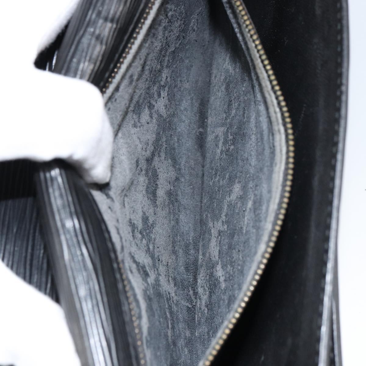 LOUIS VUITTON Epi Serie Dragonne Clutch Bag Black Noir M52612 LV Auth 160670