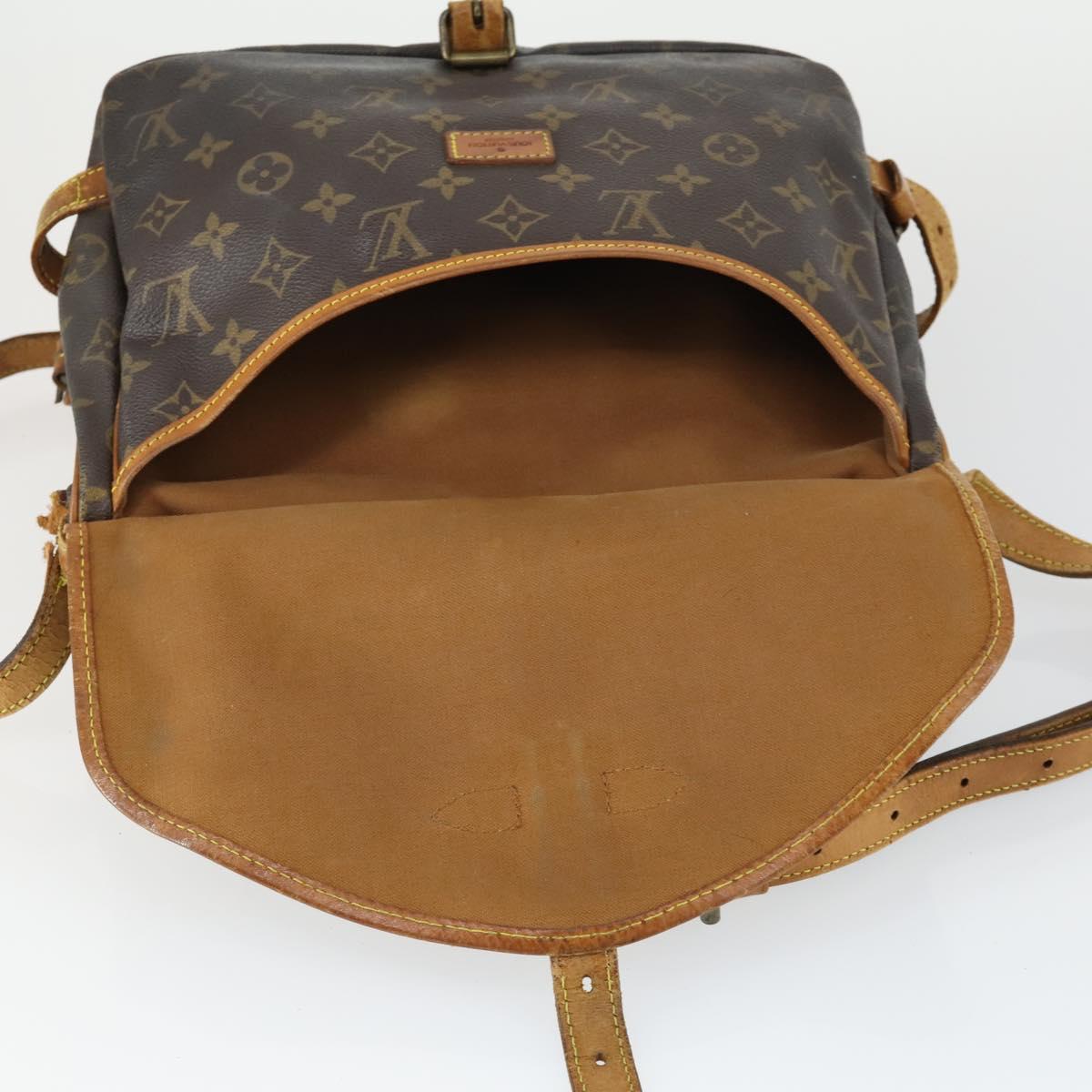 LOUIS VUITTON Monogram Saumur 30 Shoulder Bag M42256 LV Auth 161867