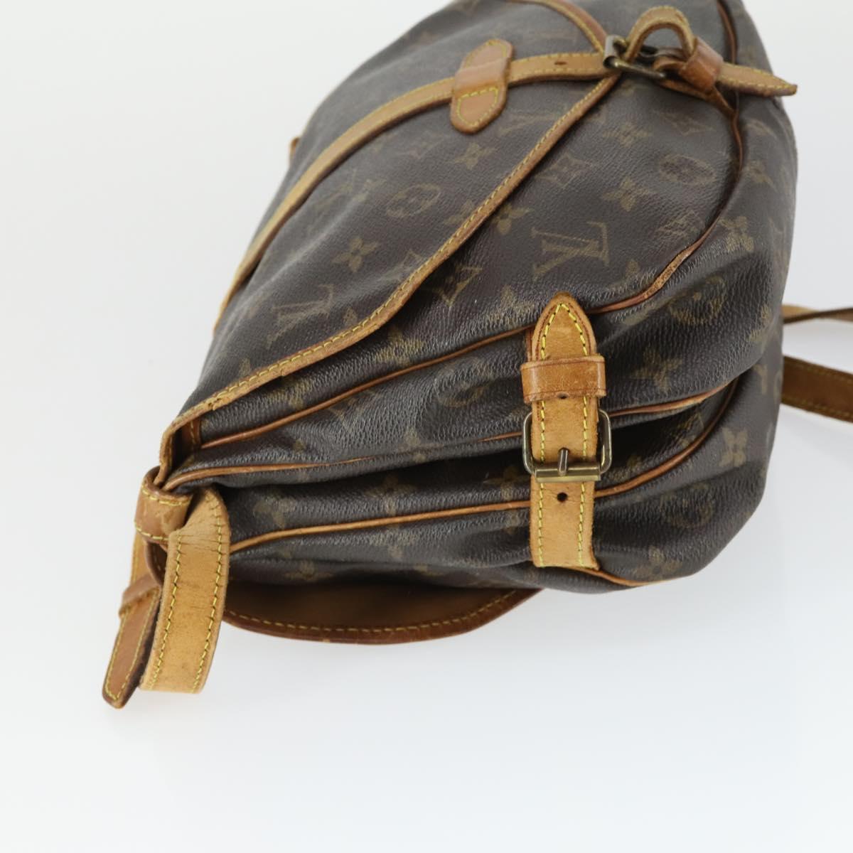 LOUIS VUITTON Monogram Saumur 30 Shoulder Bag M42256 LV Auth 161867