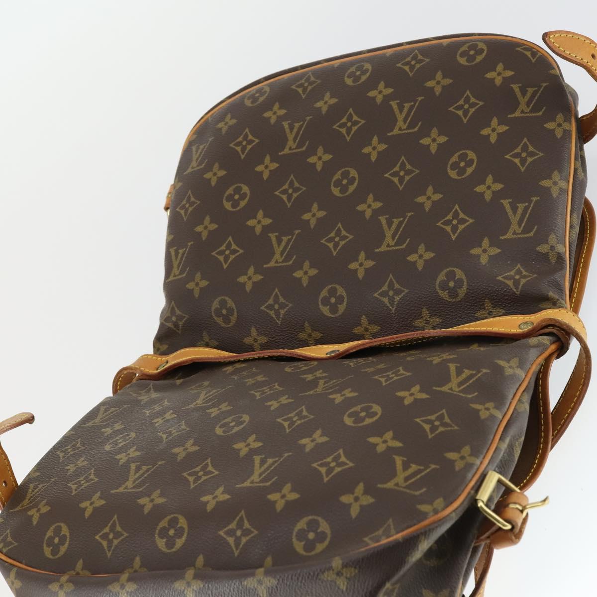 LOUIS VUITTON Monogram Saumur 30 Shoulder Bag M42256 LV Auth 161868A